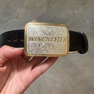 Winchester silver belt buckle with leather belt.